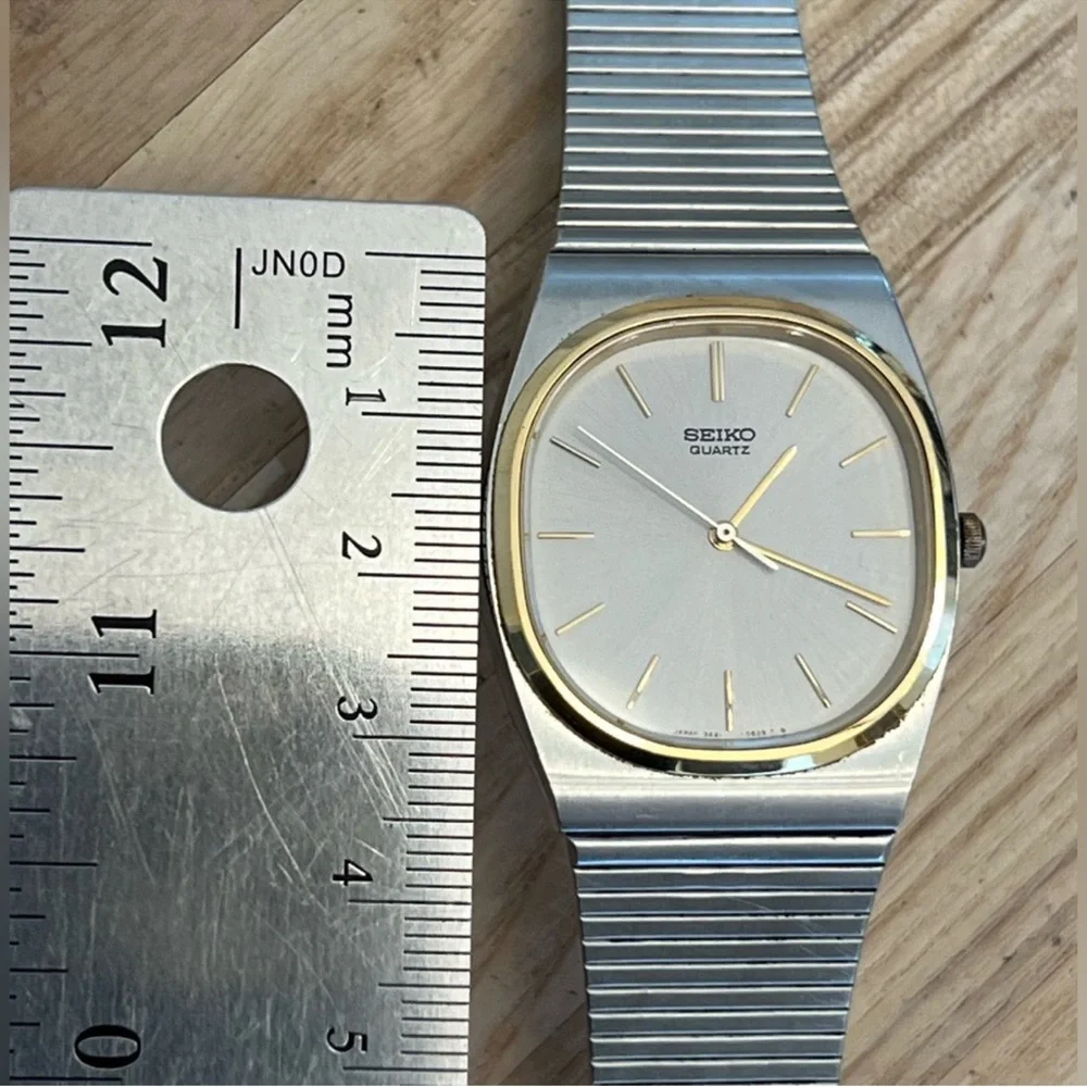 Seiko Men's Watch Rare Vintage Gold Plated Bezel Stainless Adjustable Bracelet